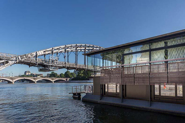  هتلی شناور روی رودخانه در پاریس